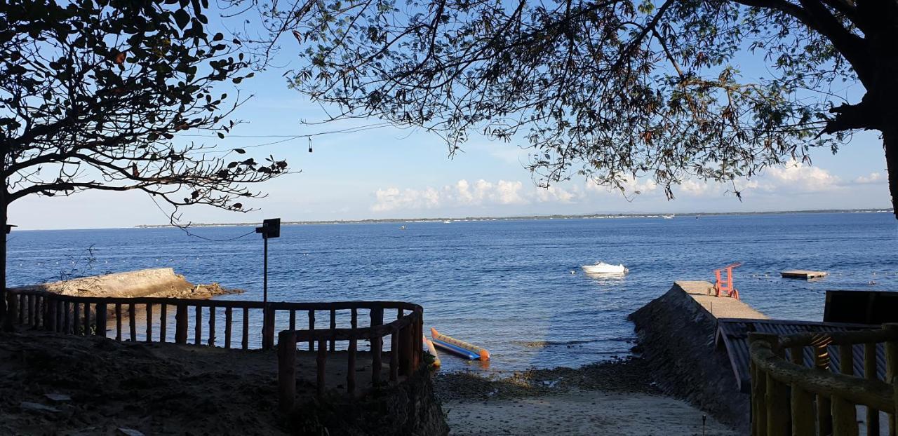 Mactan Newtown With Sun Set And Garden View Lejlighedshotel Cebu Eksteriør billede